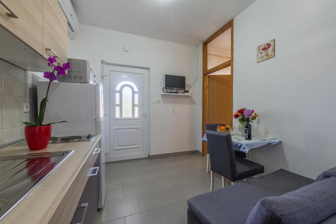 Apartmani Mlinar9 #2 Gornji Karin Buitenkant foto